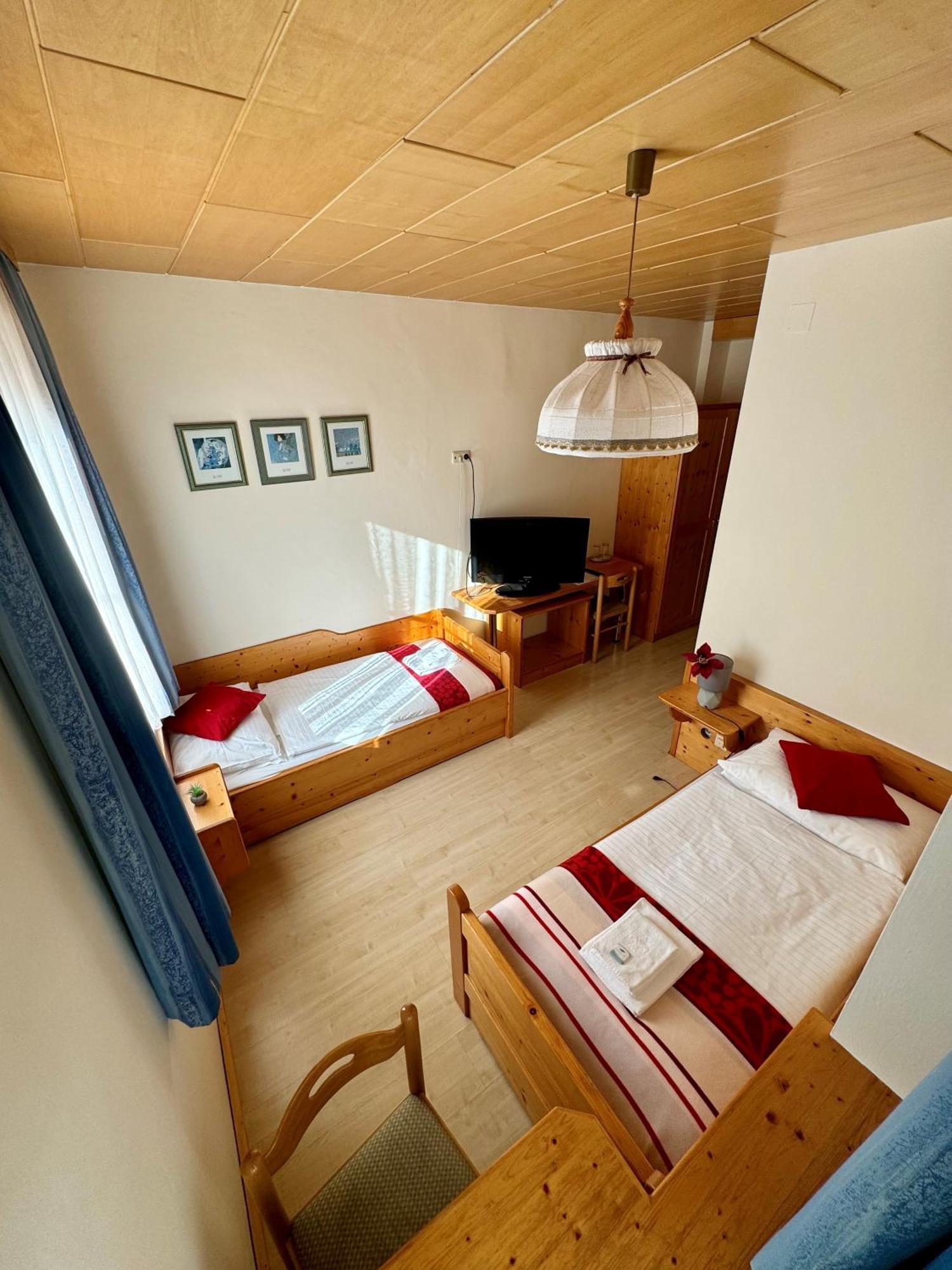 Hotel Die Traube เอ็ดมอนต์ ภายนอก รูปภาพ